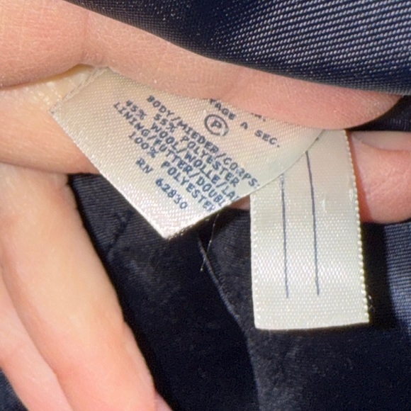 Land’s End Boys Navy Blazer. Size 18-20 - Picture 7 of 7